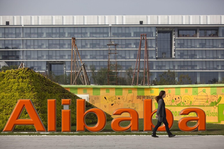 Alibaba a caccia di giornali. Bezos punta a voli spazio © ANSA/EPA