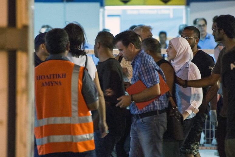 Sbarcati a Limassol i 345 siriani salvati ieri al largo di Cipro -     RIPRODUZIONE RISERVATA