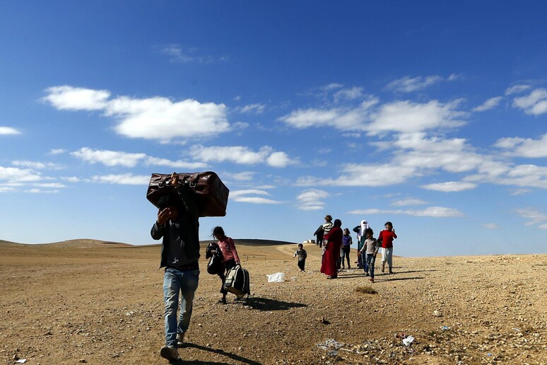 Quel popolo di profughi senza terra tra Siria e Turchia © ANSA/EPA