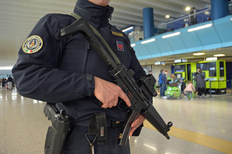 Terrorismo: controlli liste passeggeri Paesi a rischio - RIPRODUZIONE RISERVATA