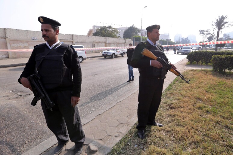 Scontri in Egitto, 15 morti © ANSA/EPA