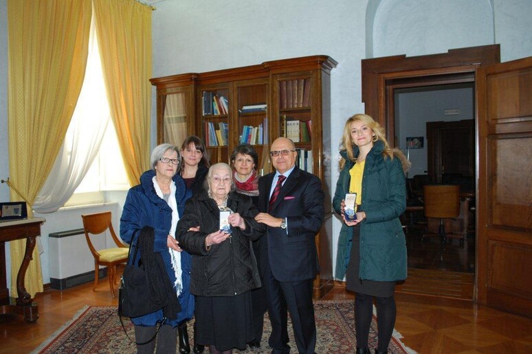 Giornata memoria: consegnate a Cagliari medaglie d 'onore a familiari deportati - RIPRODUZIONE RISERVATA