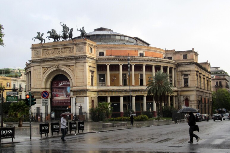 Teatro Politeama - RIPRODUZIONE RISERVATA