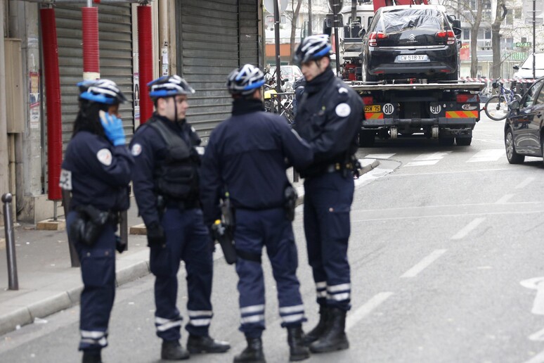 Gunmen kill 12 at French magazine Charlie Hebdo © ANSA/EPA