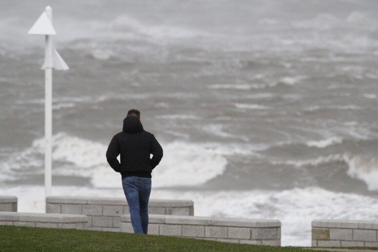 Maltempo: allarme temporali e vento forte © ANSA/AP