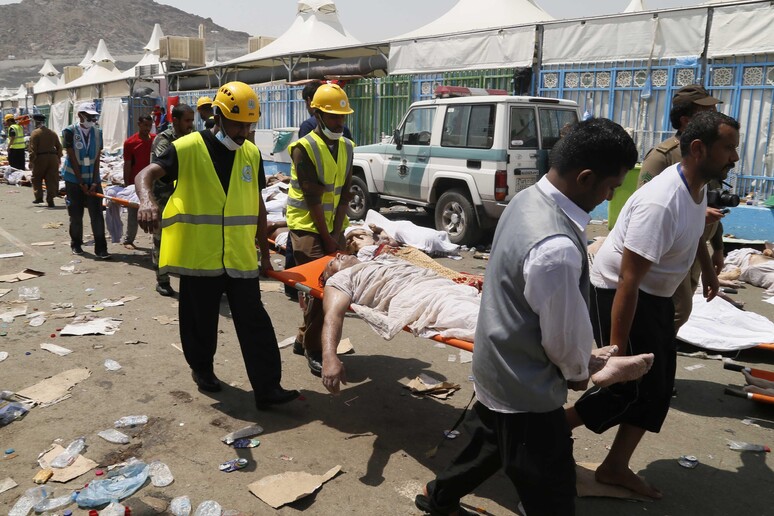 Strage alla Mecca, 2.110 i morti nella calca © ANSA/AP