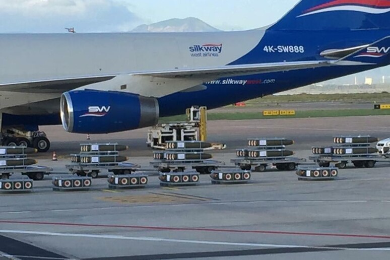 Pili(Unidos), Boeing carico di bombe in partenza da Cagliari - RIPRODUZIONE RISERVATA