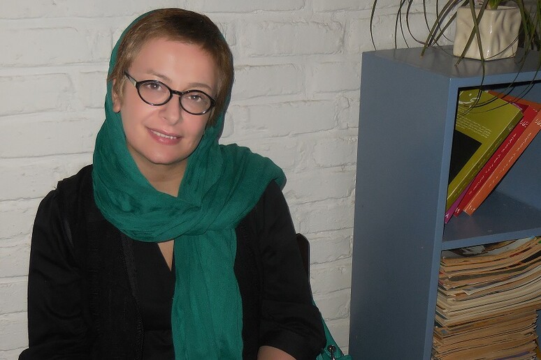 La scrittrice iraniana Masha Mohebali (foto di Luciana Borsatti) - RIPRODUZIONE RISERVATA