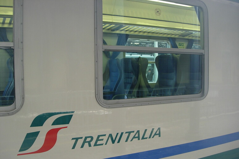 Trenitalia (foto d 'archivio) - RIPRODUZIONE RISERVATA