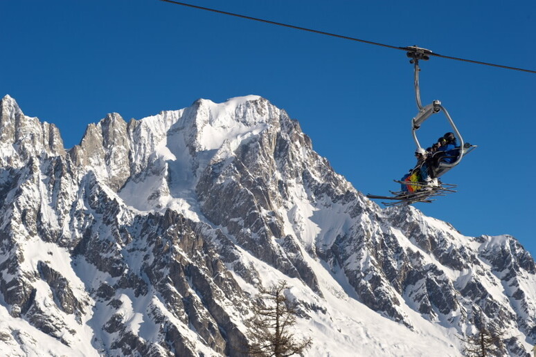 Vacanze sulla neve a misura di famiglia in Valle d 'Aosta - RIPRODUZIONE RISERVATA