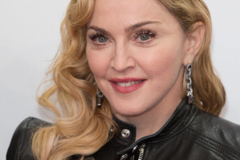 Madonna a Parigi denuncia l 'antisemitismo © ANSA/EPA