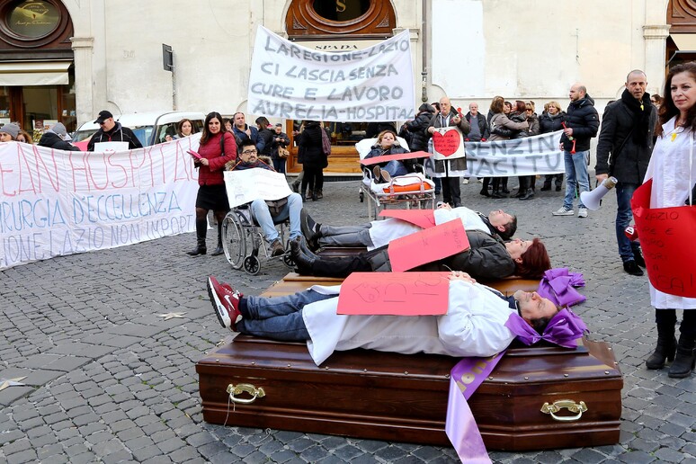 Private health workers Rome sit-in -     ALL RIGHTS RESERVED