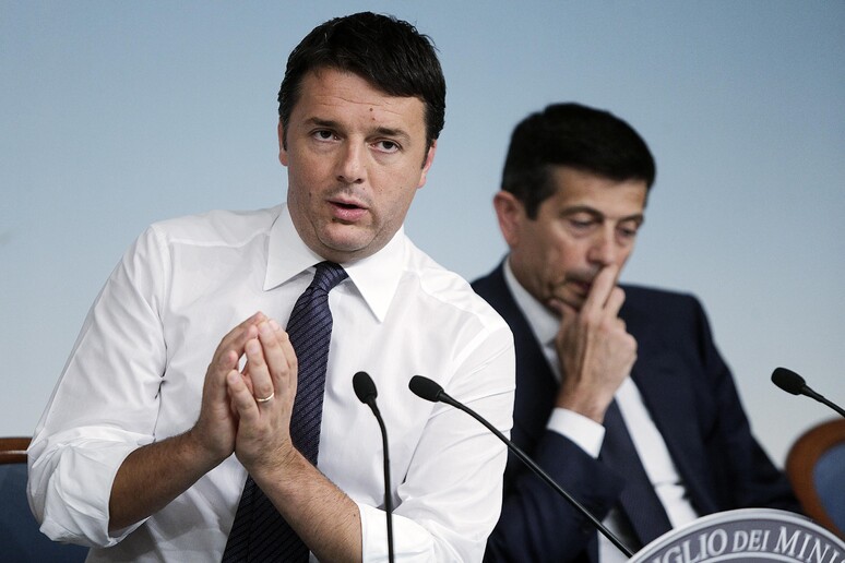 Il presidente del Consiglio, Matteo Renzi, con Maurizio Lupi - RIPRODUZIONE RISERVATA