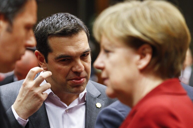 Alexis Tsipras con Angela Merkel - RIPRODUZIONE RISERVATA