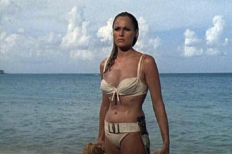 Ursula Andress alias Honey Ryder in 007 - RIPRODUZIONE RISERVATA