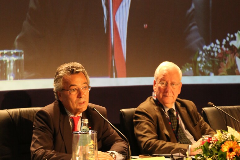 Da destra il presidente della Copeam, Talal El Makdessi, e il segretario generale Pierluigi Malesani -     RIPRODUZIONE RISERVATA