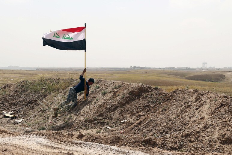 Un soldato iracheno nei dintorni di Tikrit © ANSA/AP