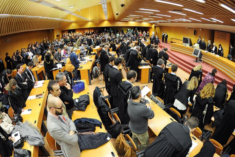 L 'aula del tribunale durante la lettura della sentenza del processo Minotauro - RIPRODUZIONE RISERVATA
