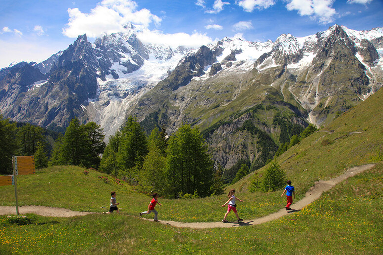 'Aosta, la Valle sostenibile ': al via nuova strategia sviluppo - RIPRODUZIONE RISERVATA