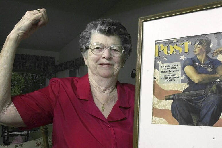 Addio a Rosie, icona femminismo durante II guerra mondiale © ANSA/AP
