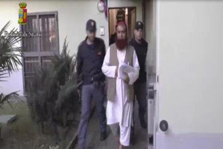 Imam Begamo arrestato in inchiesta Al Qaida - RIPRODUZIONE RISERVATA