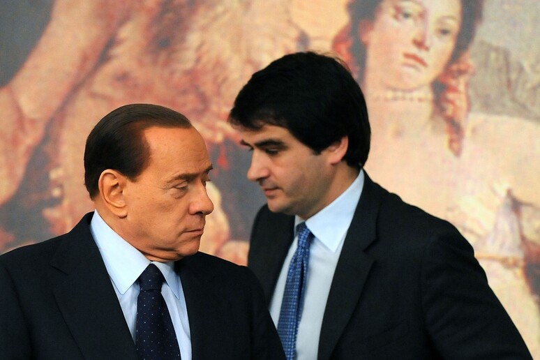 Raffaele Fitto e Silvio Berlusconi (archivio) - RIPRODUZIONE RISERVATA
