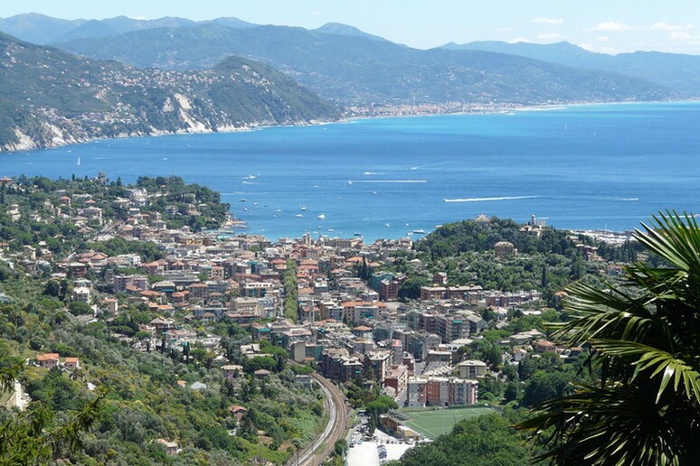 Award-winning Liguria beach -     ALL RIGHTS RESERVED
