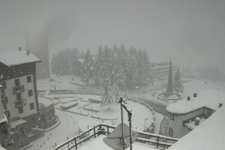 Maltempo: torna la neve in Piemonte, brusco calo temperature - RIPRODUZIONE RISERVATA