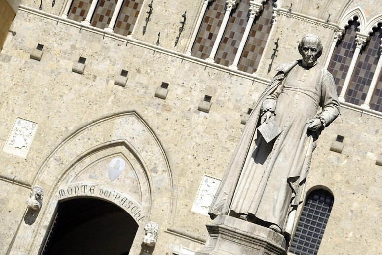 Un 'immagine di Palazzo Salimbeni, sede del Monte dei Paschi di Siena © ANSA/EPA