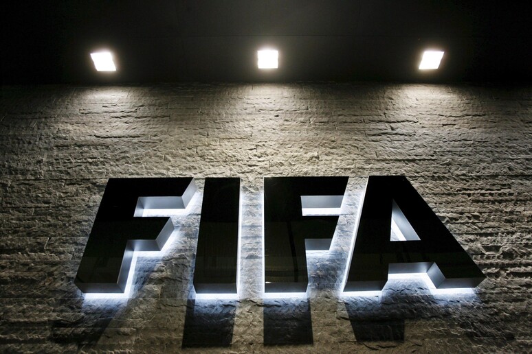 Il logo della Fifa nella sede di Zurigo © ANSA/EPA