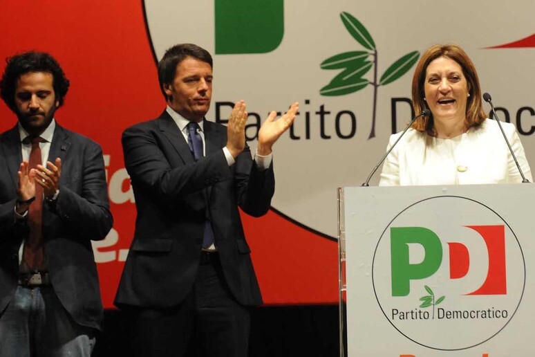 Catiuscia Marini con Renzi e Leonelli - RIPRODUZIONE RISERVATA