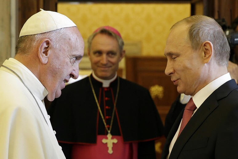 Papa Francesco riceve Putin in Vaticano © ANSA/EPA