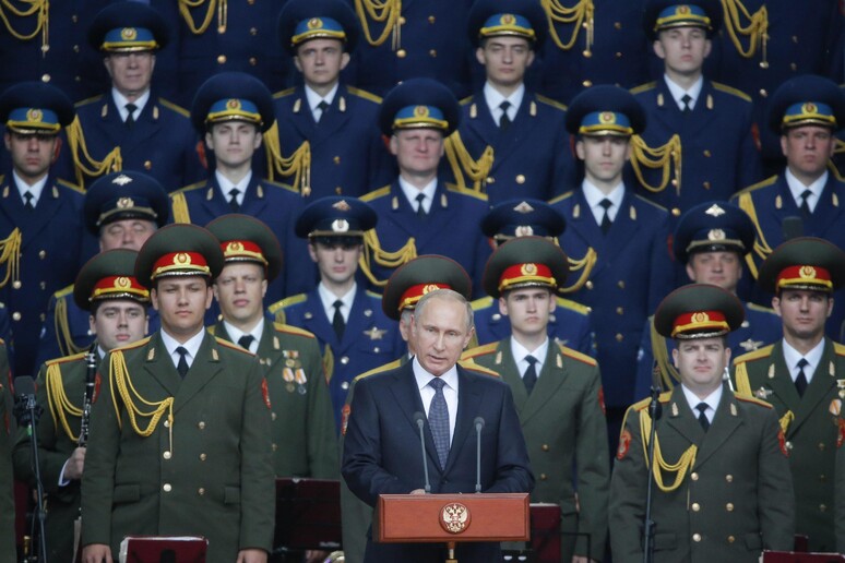 Russian President Vladimir Putin visits Army-2015 international military forum © ANSA/EPA