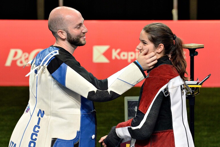 Medaglia d 'oro per Niccolo ' Campriani e Petra Zublasing ai Giochi europei di Baku. Gli azzurri sono coppia non solo in gara ma anche nella vita - RIPRODUZIONE RISERVATA