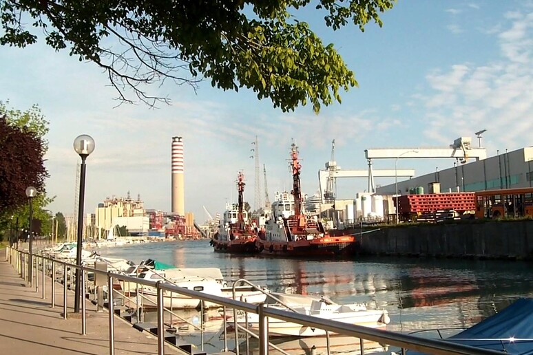 I cantieri navali della Fincantieri di Monfalcone (Gorizia) in un 'immagine d 'archivio - RIPRODUZIONE RISERVATA