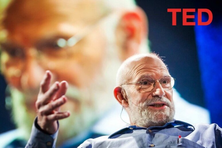 Oliver Sacks durante una partecipazione alle conversazioni organizzate dalla Ted - RIPRODUZIONE RISERVATA