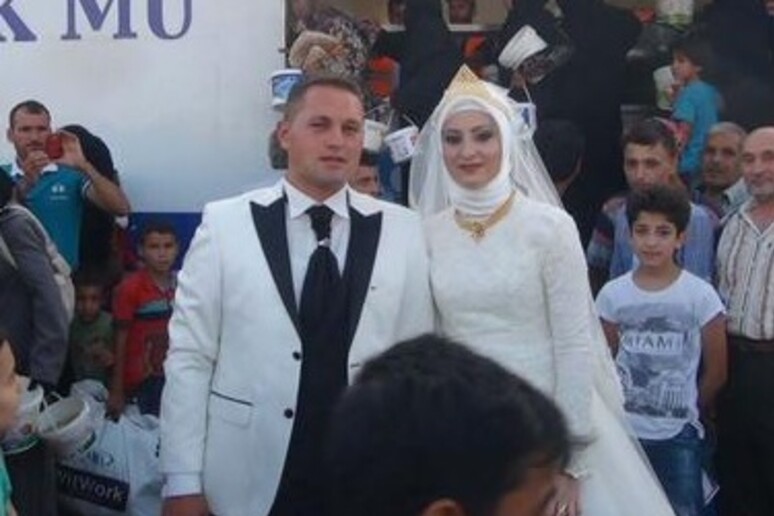 Sposi turchi, festa di nozze con 4mila profughi - RIPRODUZIONE RISERVATA