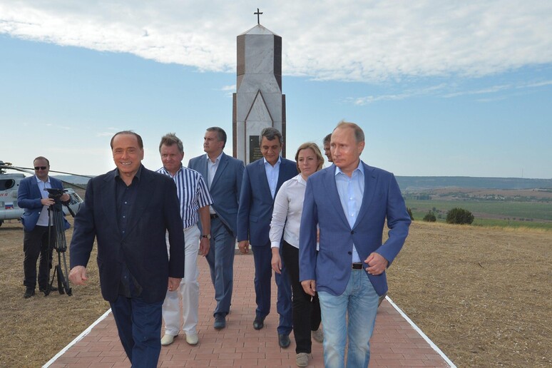 Former Italian prime minister Silvio Berlusconi visits Crimea © ANSA/EPA