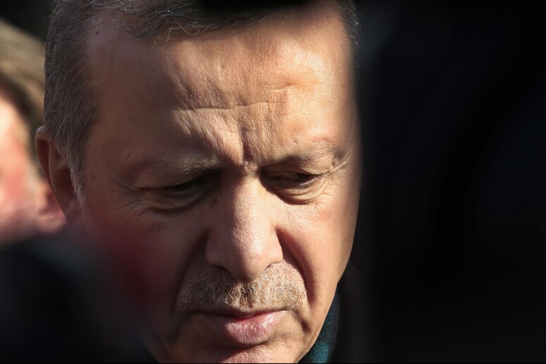 Istanbul:Erdogan a preghiera islamica venerd in Moschea Blu © ANSA/AP
