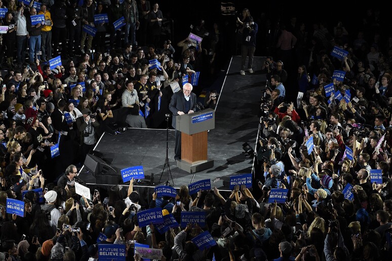 Un comizio del candidato democratico Bernie Sanders in Iowa © ANSA/EPA
