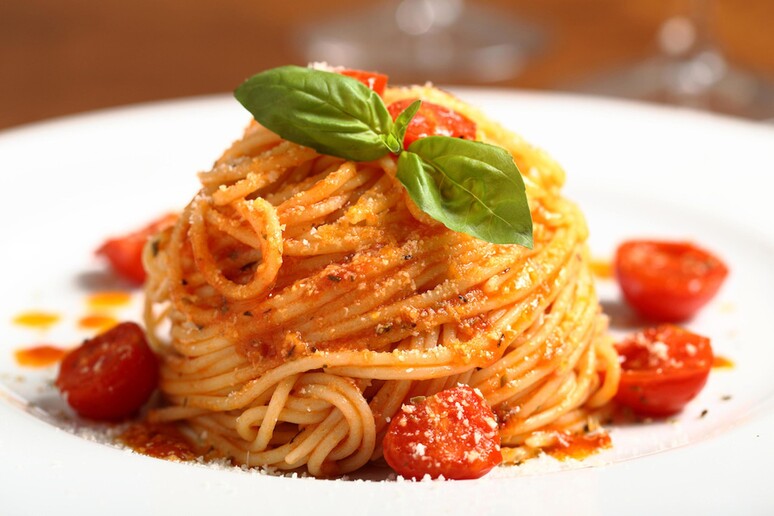 Pasta: nido spaghetti al pomodoro - RIPRODUZIONE RISERVATA
