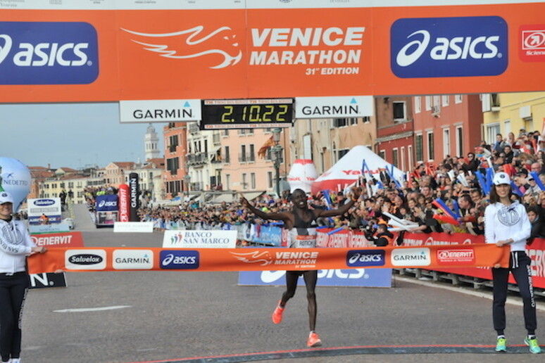 Il keniota Rutich vince la 31/ma Venicemarathon - RIPRODUZIONE RISERVATA