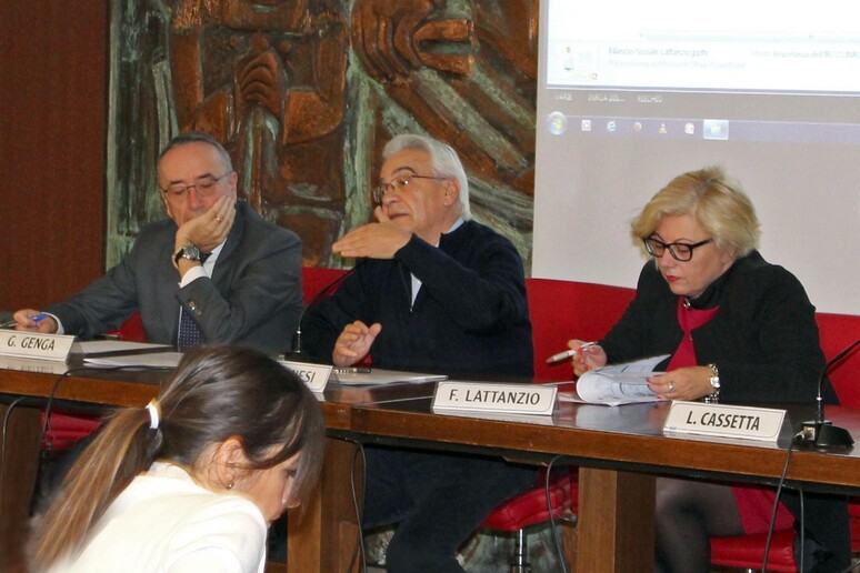 Sanit??: Inrca, il direttore generale Gianni Genga e don Vinicio Albanesi - RIPRODUZIONE RISERVATA