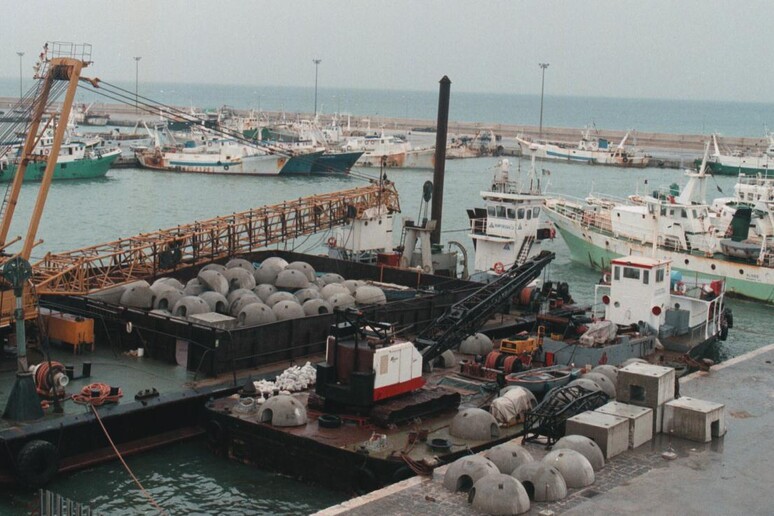 Il porto di Mazara del Vallo - RIPRODUZIONE RISERVATA