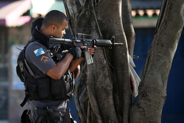 Forze dell 'ordine brasiliane © ANSA/EPA