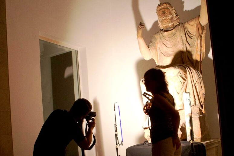La grande statua di Zeus - RIPRODUZIONE RISERVATA