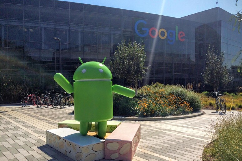 Google Android 7 Nougat, Mountain View - settembre 2016 - RIPRODUZIONE RISERVATA