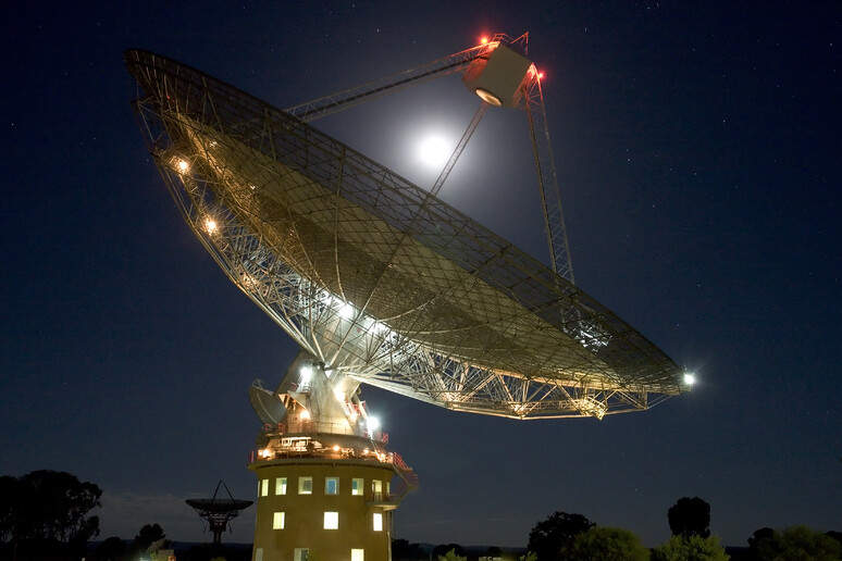 Il radiotelescopio australiano Parkes (fonte: Shaun Amy, CSIRO) - RIPRODUZIONE RISERVATA