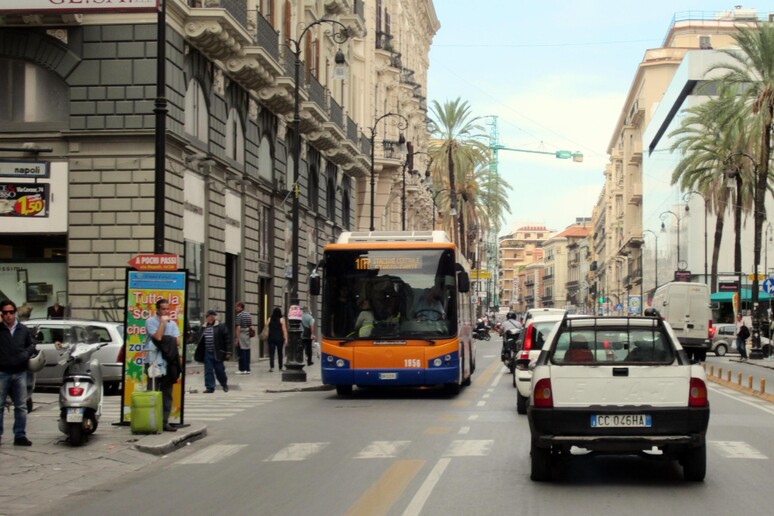 Autobus dellAmat a Palermo - FARKAS - RIPRODUZIONE RISERVATA