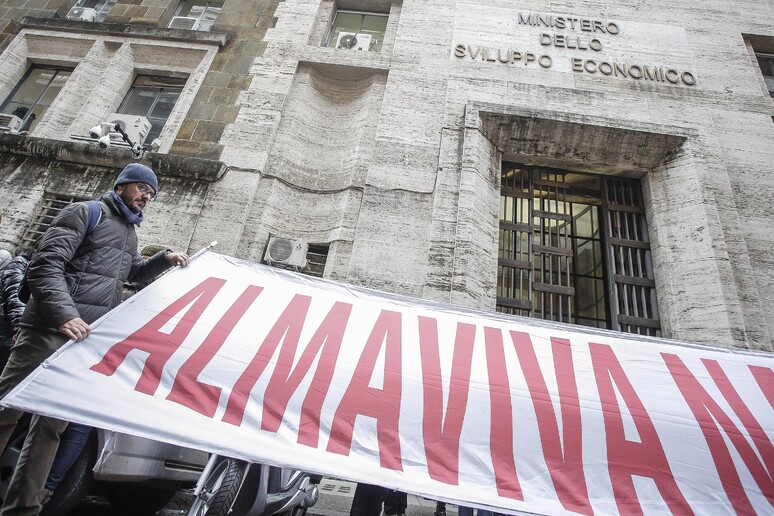 Protesta dei dipendenti Almaviva - RIPRODUZIONE RISERVATA